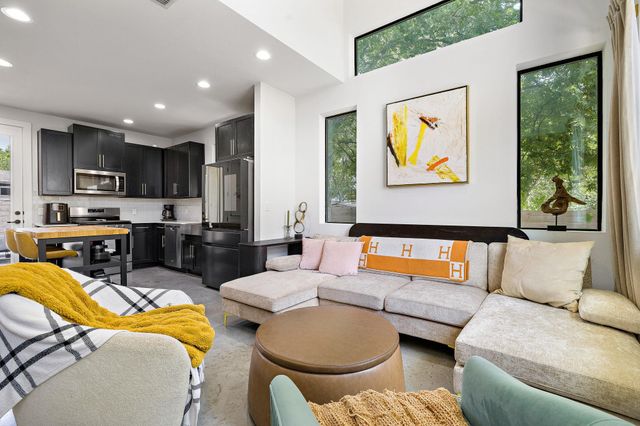 408 W Odell ST 2, Austin, TX 78752