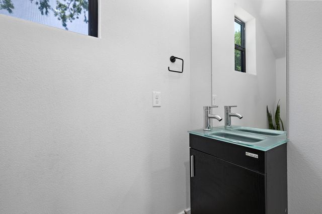 408 W Odell ST 2, Austin, TX 78752