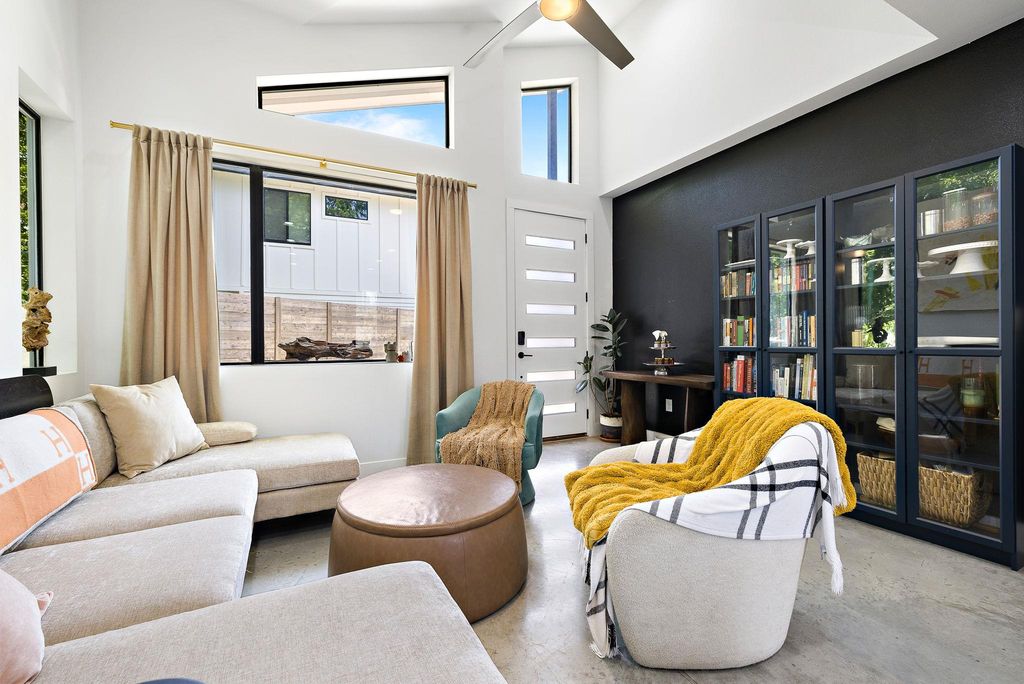 408 W Odell ST 2, Austin, TX 78752