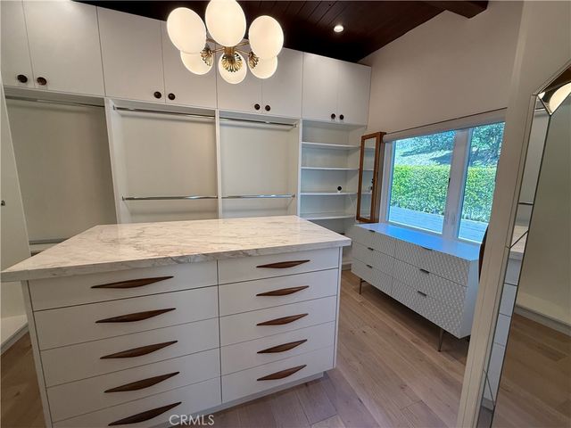 940 Crestview, Pasadena, CA 91107