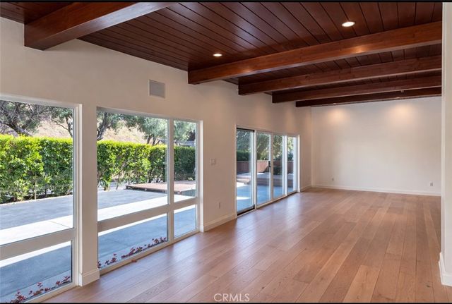 940 Crestview, Pasadena, CA 91107