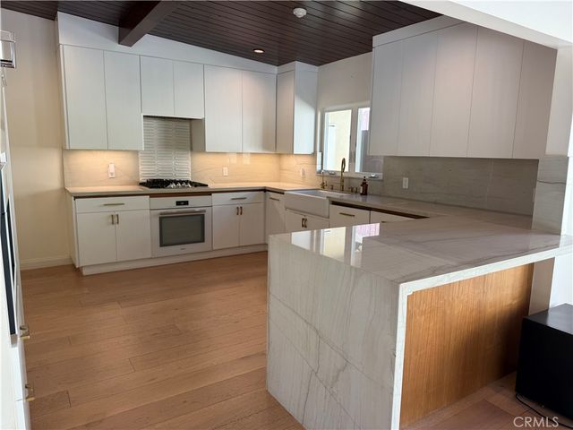 940 Crestview, Pasadena, CA 91107