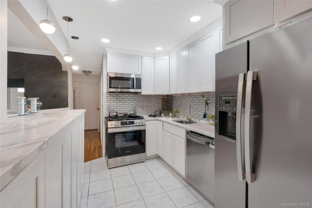 10009 Avenue L, Brooklyn, NY 11236