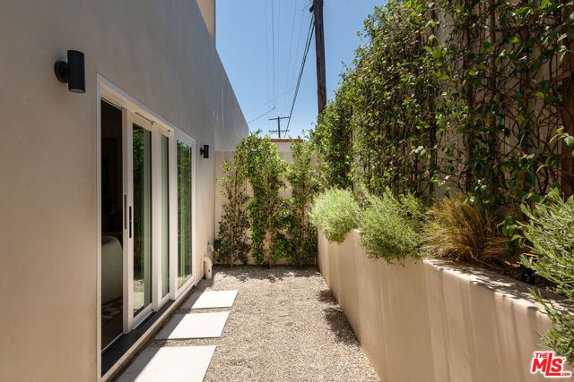 931 S Sycamore Avenue, Los Angeles, CA 90036