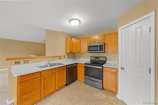 47408 Pembroke Drive, Canton, MI 48188