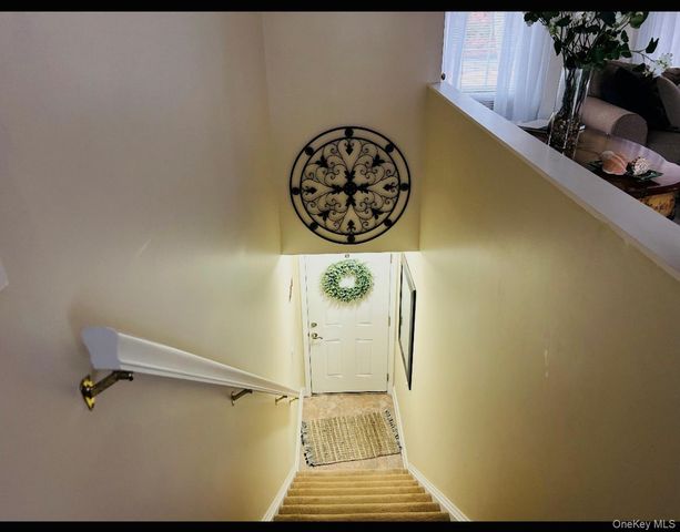 2 Bridle Path Upper, Smithtown, NY 11787