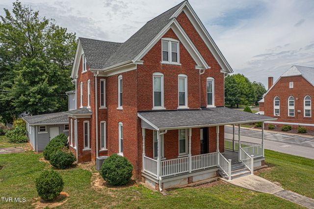 1115 East Unaka Avenue, Johnson City, TN 37601