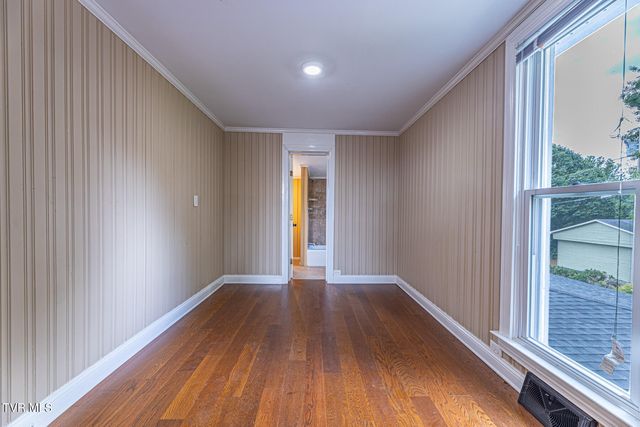 1115 East Unaka Avenue, Johnson City, TN 37601