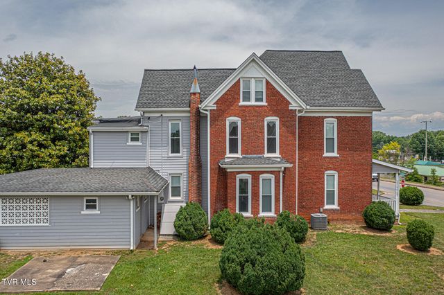 1115 East Unaka Avenue, Johnson City, TN 37601