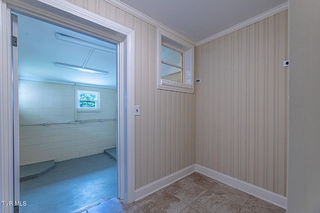 1115 East Unaka Avenue, Johnson City, TN 37601