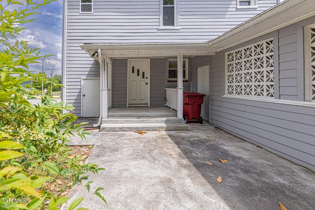 1115 East Unaka Avenue, Johnson City, TN 37601