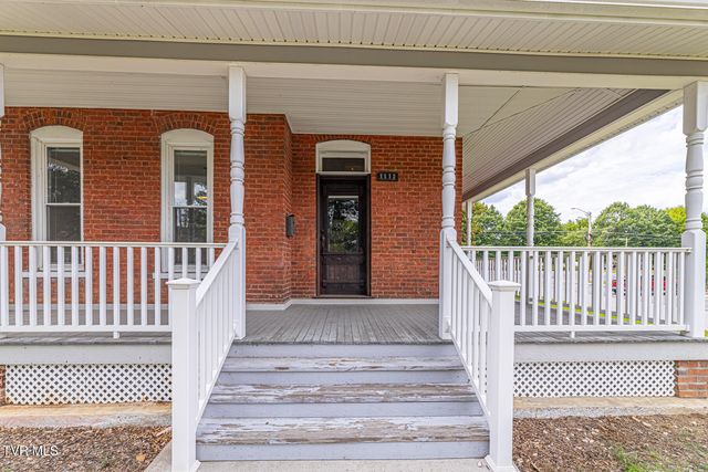 1115 East Unaka Avenue, Johnson City, TN 37601