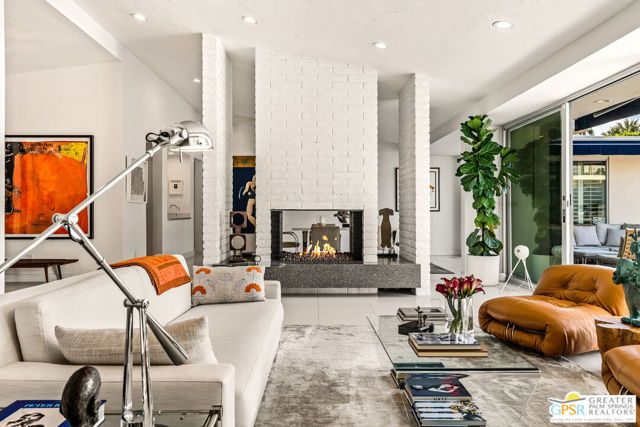 2087 S Toledo Avenue, Palm Springs, CA 92264