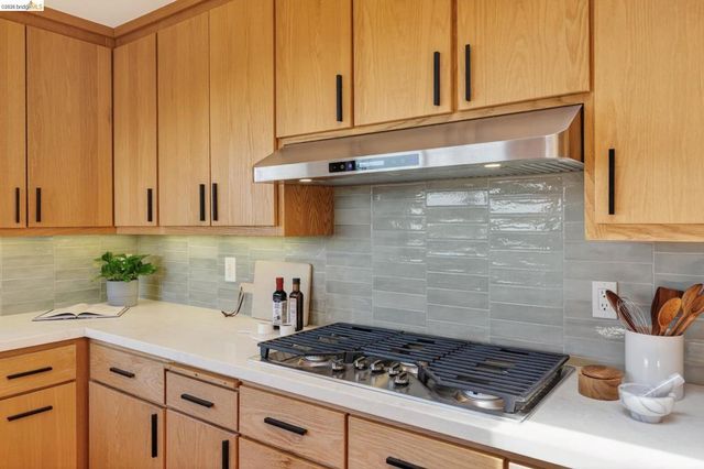295 Gravatt Dr, Berkeley, CA 94705