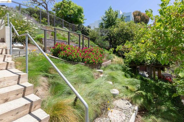 295 Gravatt Dr, Berkeley, CA 94705