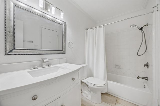 2220 Bering Drive 26, Houston, TX 77057