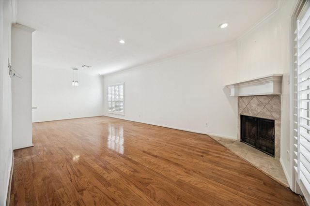 2220 Bering Drive 26, Houston, TX 77057