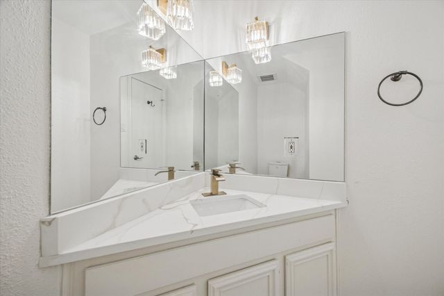 2220 Bering Drive 26, Houston, TX 77057