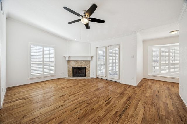 2220 Bering Drive 26, Houston, TX 77057