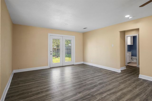 1405 Austin Street, La Marque, TX 77568