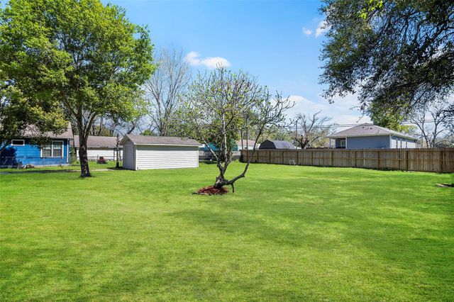 1405 Austin Street, La Marque, TX 77568