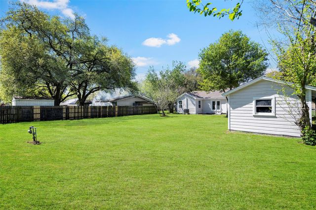 1405 Austin Street, La Marque, TX 77568