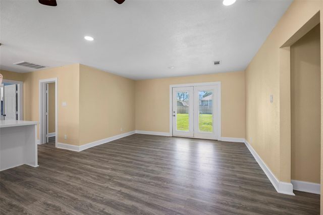 1405 Austin Street, La Marque, TX 77568