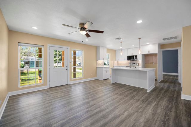 1405 Austin Street, La Marque, TX 77568