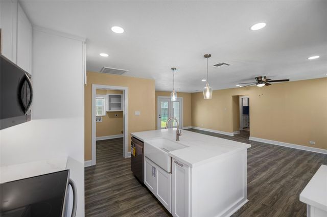 1405 Austin Street, La Marque, TX 77568