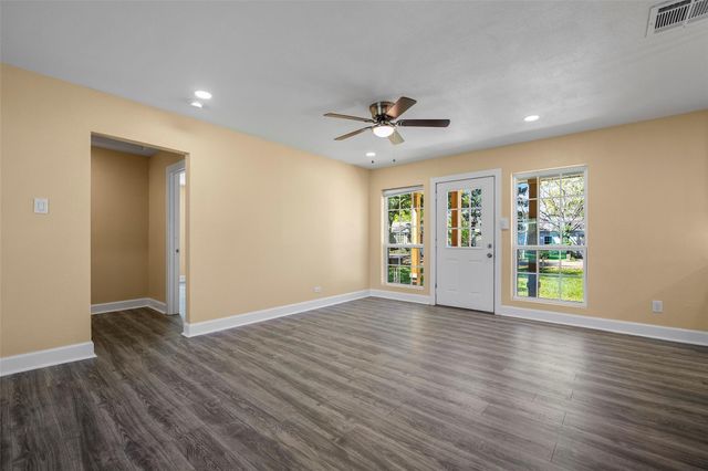 1405 Austin Street, La Marque, TX 77568