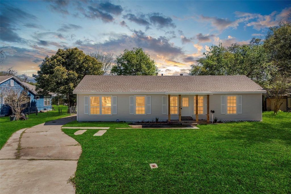 1405 Austin Street, La Marque, TX 77568