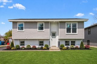 109 Potomac Drive, Dyer, IN 46311