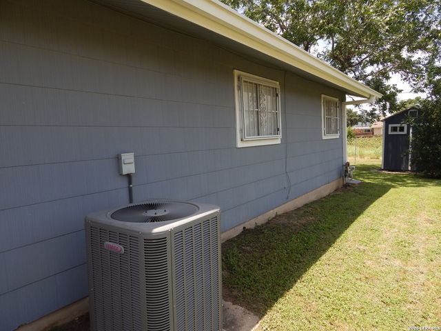 1807 ANN ARBOR DR, San Antonio, TX 78224