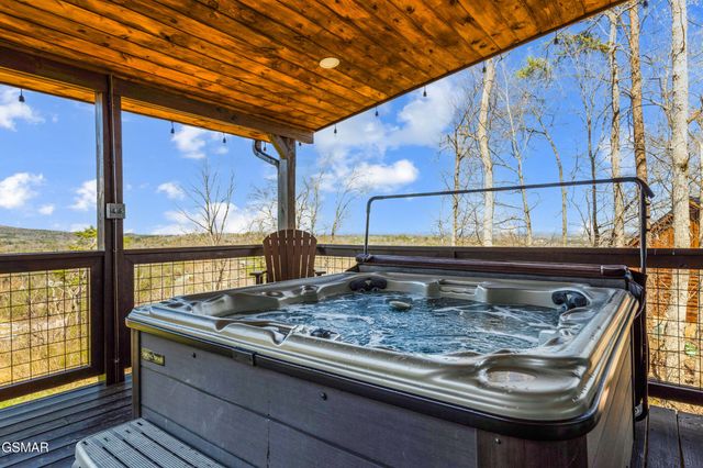 3360 Priscilla Heights Lane, Sevierville, TN 37862