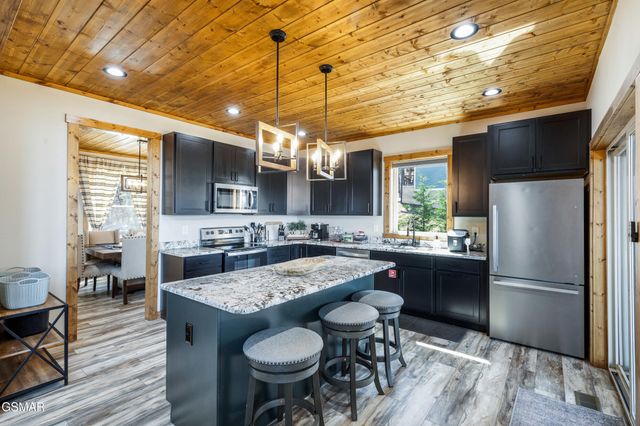 3360 Priscilla Heights Lane, Sevierville, TN 37862