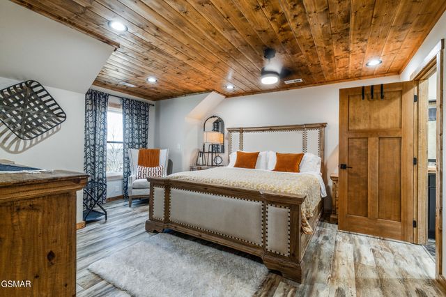 3360 Priscilla Heights Lane, Sevierville, TN 37862