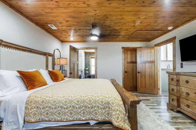 3360 Priscilla Heights Lane, Sevierville, TN 37862