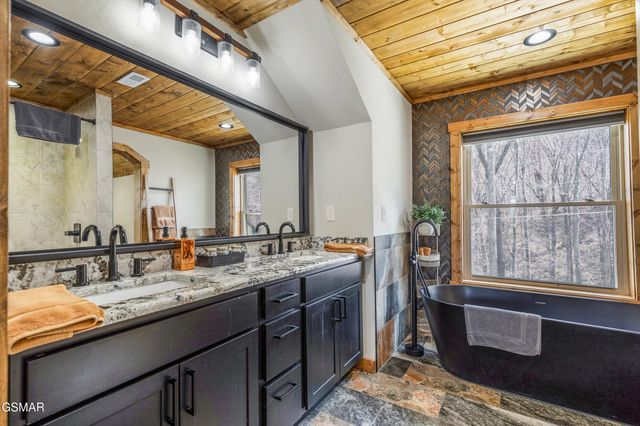 3360 Priscilla Heights Lane, Sevierville, TN 37862