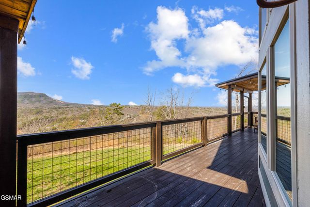 3360 Priscilla Heights Lane, Sevierville, TN 37862