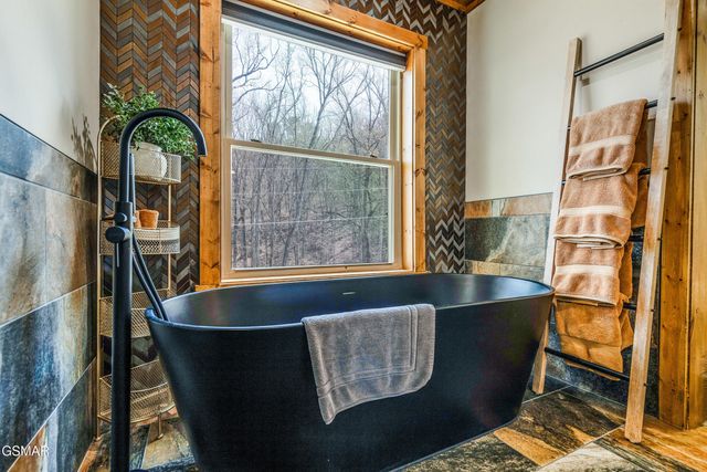 3360 Priscilla Heights Lane, Sevierville, TN 37862