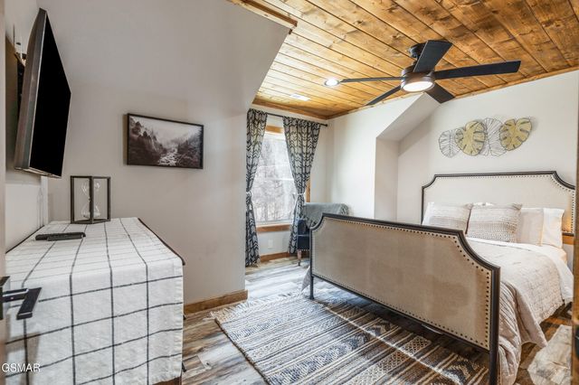 3360 Priscilla Heights Lane, Sevierville, TN 37862