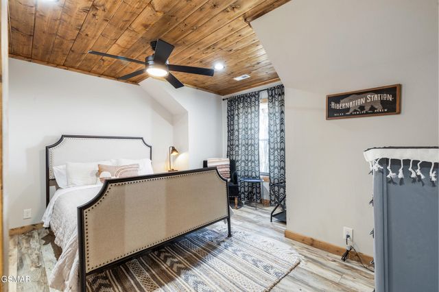 3360 Priscilla Heights Lane, Sevierville, TN 37862