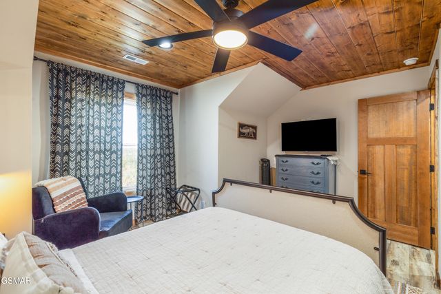 3360 Priscilla Heights Lane, Sevierville, TN 37862