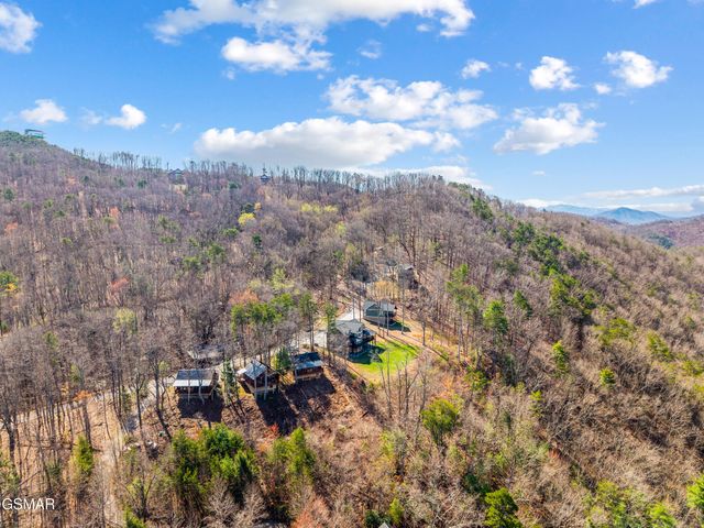 3360 Priscilla Heights Lane, Sevierville, TN 37862