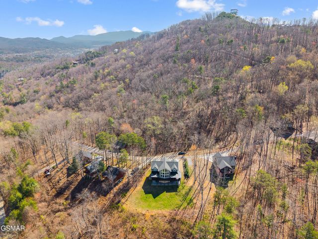 3360 Priscilla Heights Lane, Sevierville, TN 37862