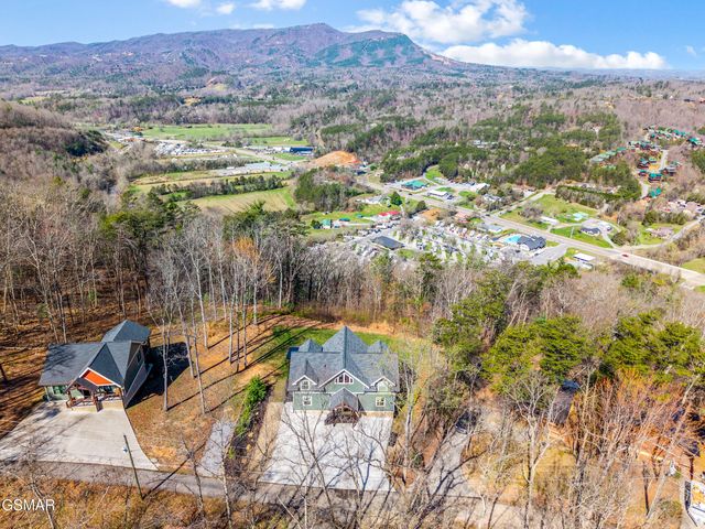 3360 Priscilla Heights Lane, Sevierville, TN 37862