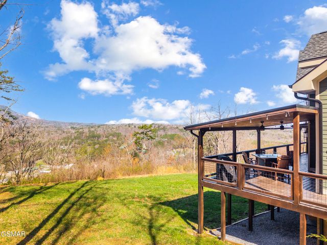 3360 Priscilla Heights Lane, Sevierville, TN 37862