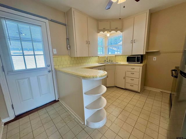 1931 S Wiley, Tyler, TX 75701