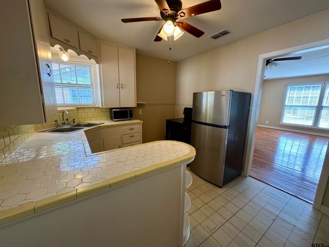 1931 S Wiley, Tyler, TX 75701