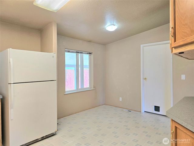 518 W Lee Avenue, Westport, WA 98595